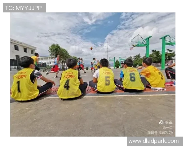 余嘉豪的成长之路与篮球梦想的追逐历程解析