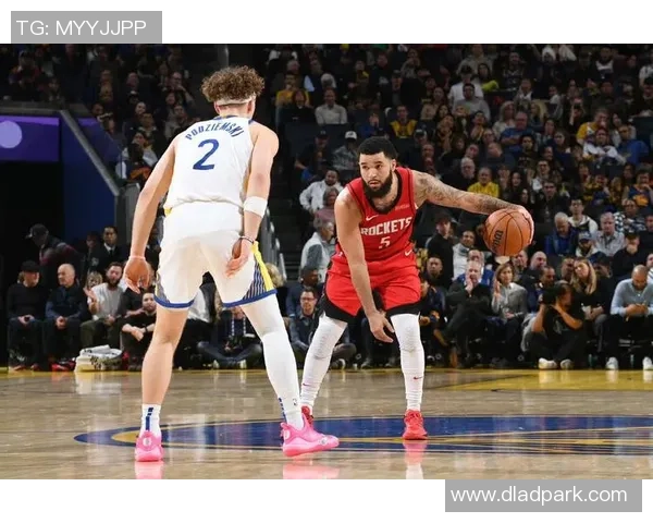 勇士与雷霆对决数据分析揭示比赛关键因素与球员表现